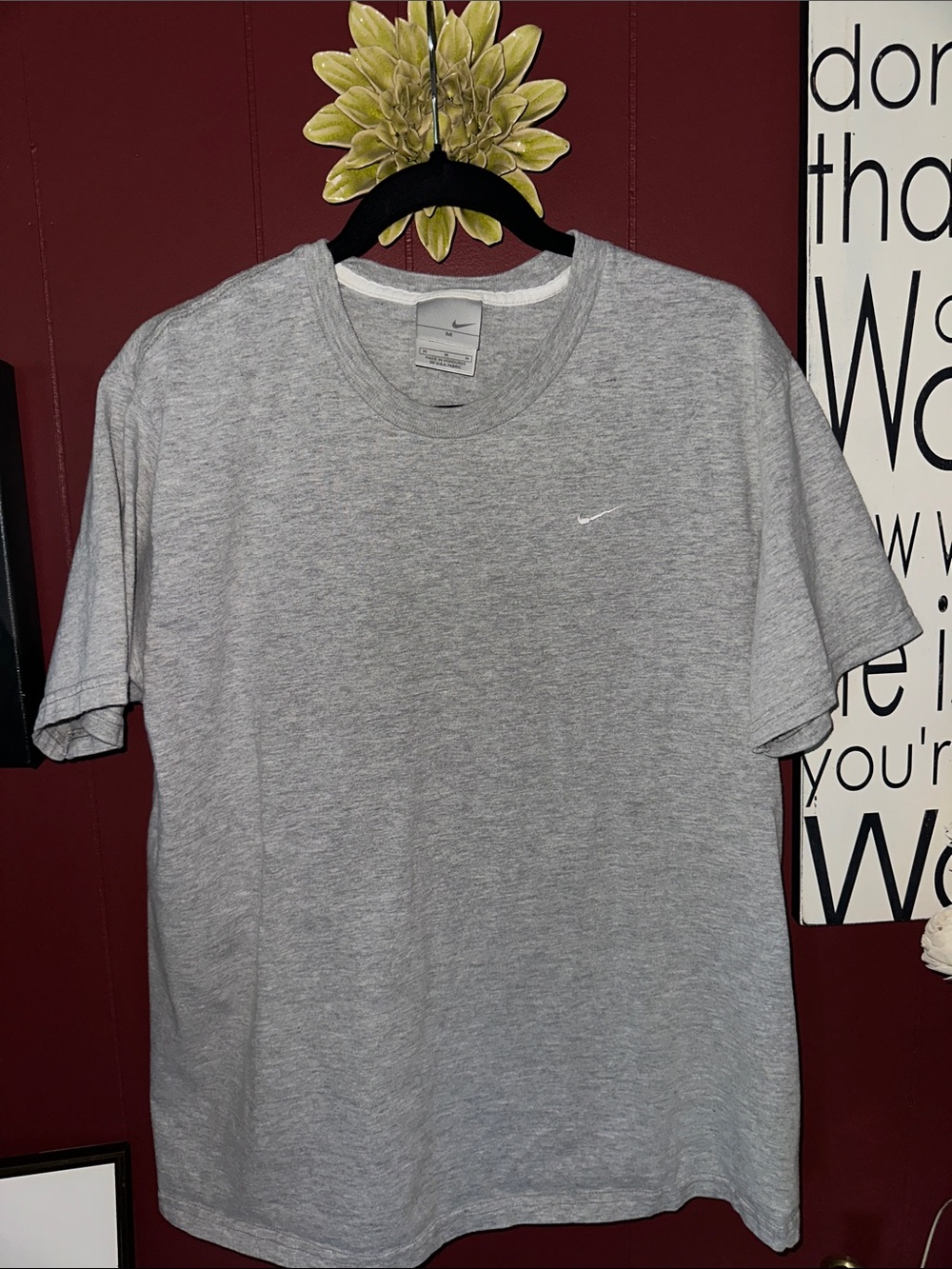Nike Men’s Heather Gray Short-Sleeve Crew T-Shirt
